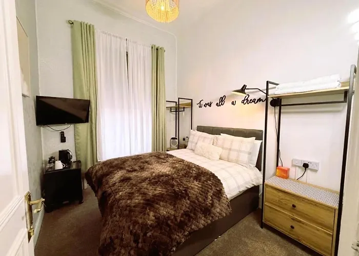 16 Pilrig Guest House Edinburgh